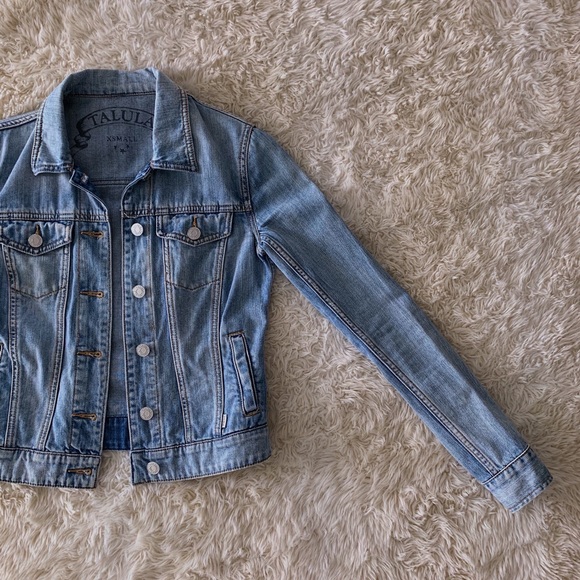100% cotton Talula Babaton light wash jean jacket 🧢 - Picture 3 of 16